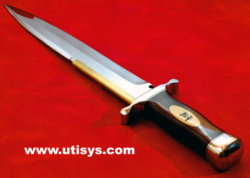   Gil Hibben: Bowie, ToothPick, Legion Fighter